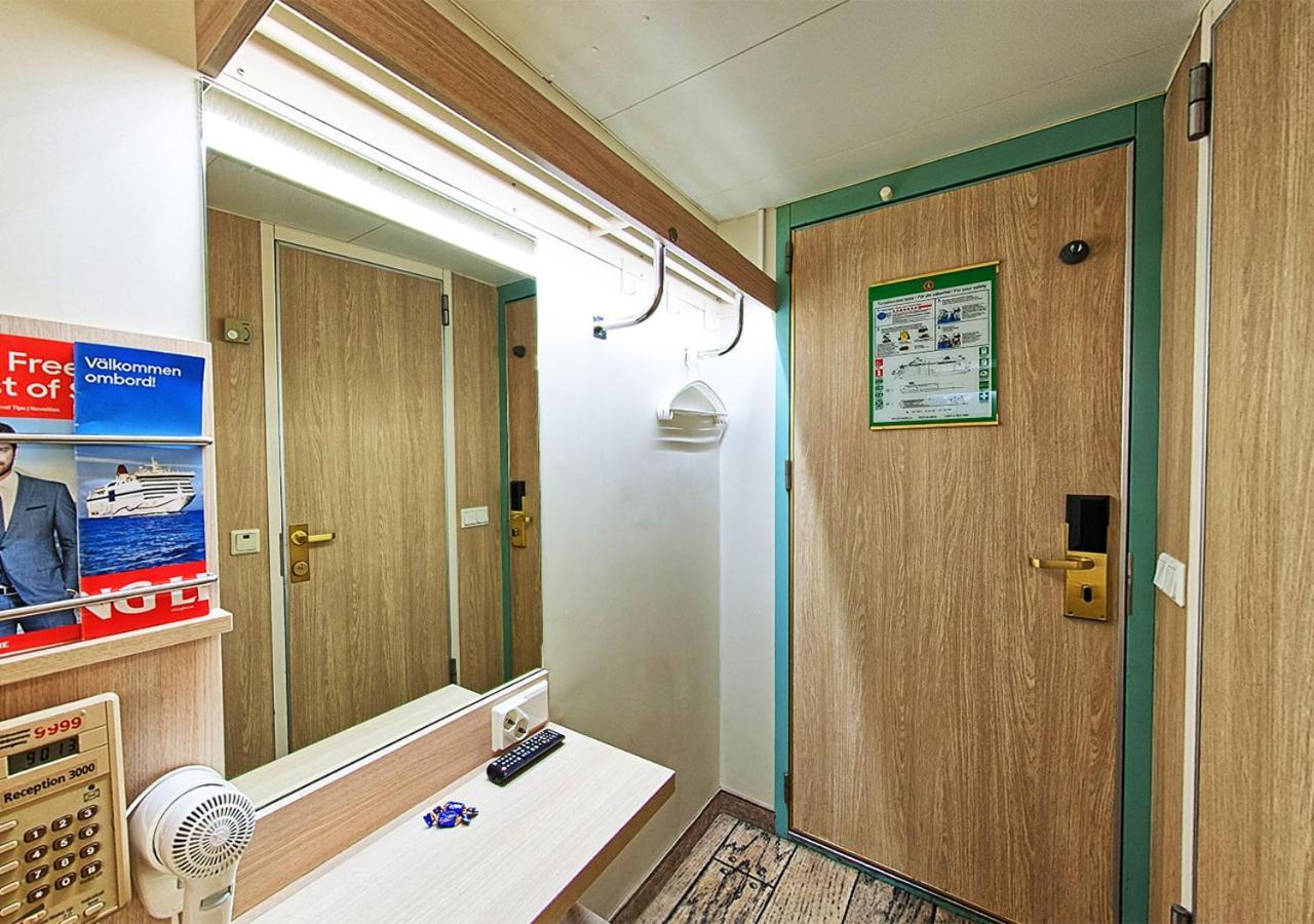 Viking Line ferry Amorella - Cruise from Stockholm to Helsinki Rum bild